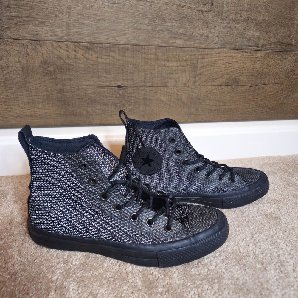 Black High-Top Converse Cushioned Sneakers Mens 6 Womans 8